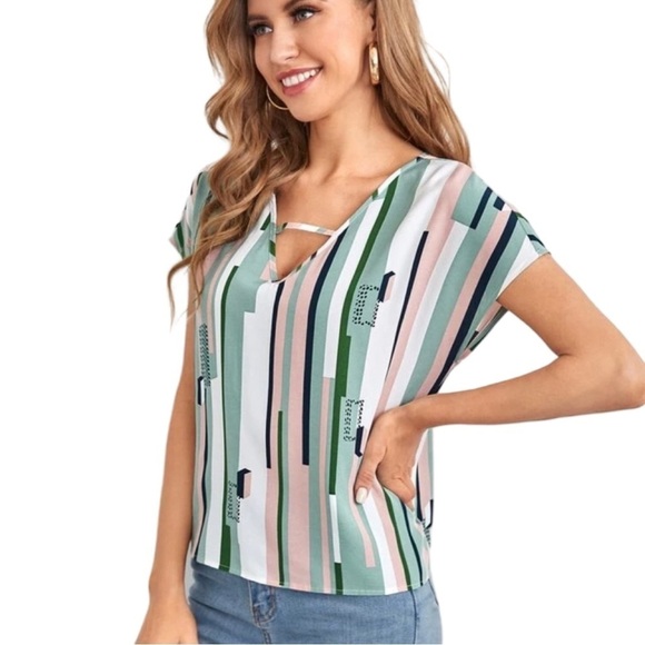 Women’s Plus Size Cutout V-Neck Geometric & Striped Print Short Sleeve Top - Picture 5 of 12